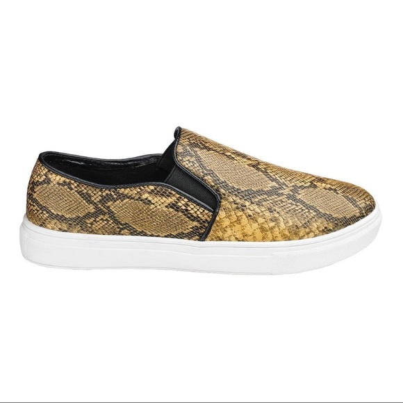 SOLE DIVA WIDE WIDTH SLIP-ONS - SNAKE PRINT MULTIPLE SIZES (BRAND NEW) - Picture 2 of 5